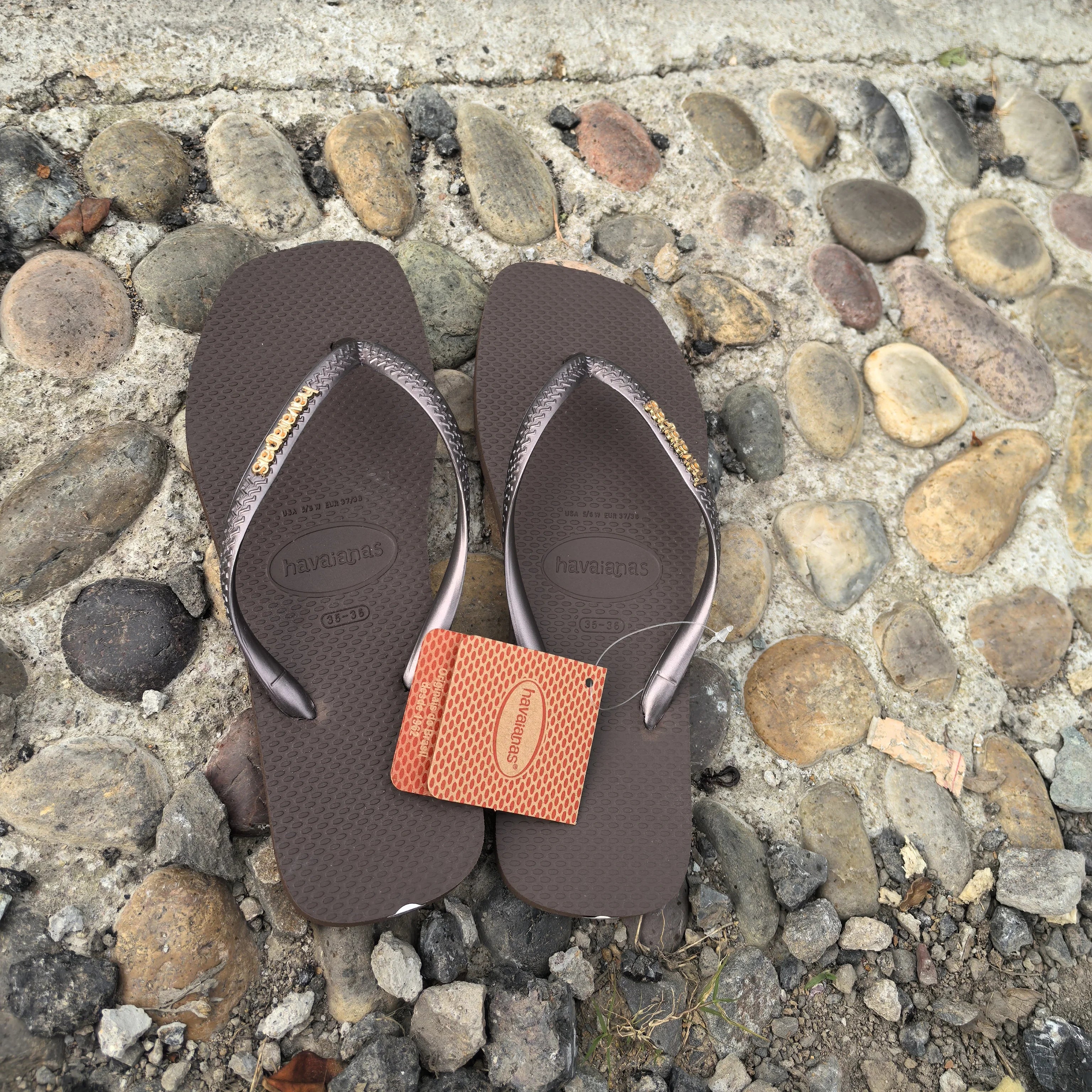 ComfyTravel Anti-Slip Flip-Flops