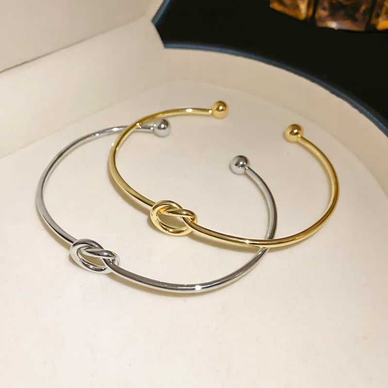 Elegant Twist Texture Bangles